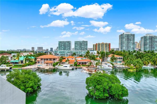 Poinciana Island Yacht & Racquet Club, 385 Poinciana Dr #1230, Sunny Isles Beach, Florida 33160, image 2