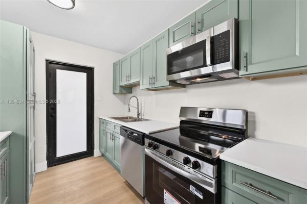 555 NW 94th St #Front, Unincorporated Dade County, Florida 33150, image 1