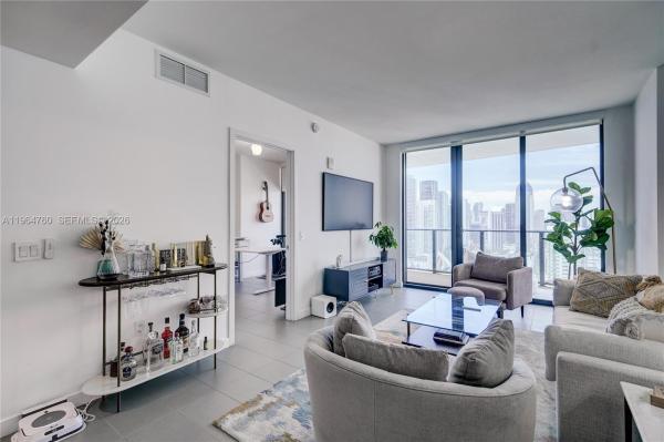 Canvas, Miami, Florida 33132, image 1