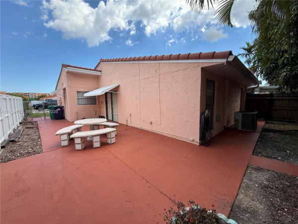 Homes Of Versailles, 106 SW 96th Ct #B, Fountainebleau, Florida 33174, image 3