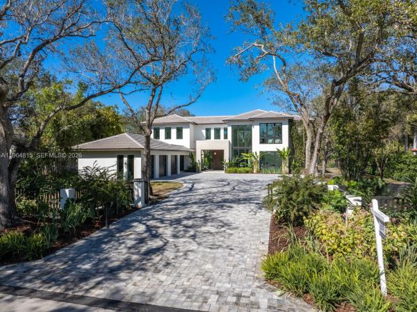 9390 SW 99th St, Unincorporated Dade County, Florida 33176, image 1