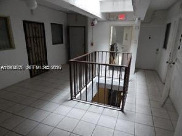 Apartments Enchante, 1960 Marseille Dr #305, Miami Beach, Florida 33141, image 2