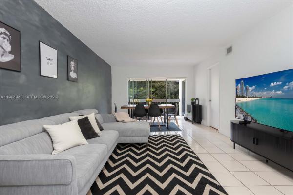 Pine Lake Village, 8885 Fontainebleau Blvd #205, Fountainebleau, Florida 33172, image 1