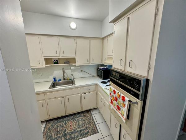 Santona, 6580 Santona St #A38, Coral Gables, Florida 33146, image 1