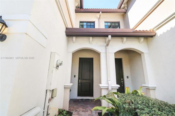 Eastside Village, 4204 N Dixie Hwy #2, Oakland Park, Florida 33334, image 2
