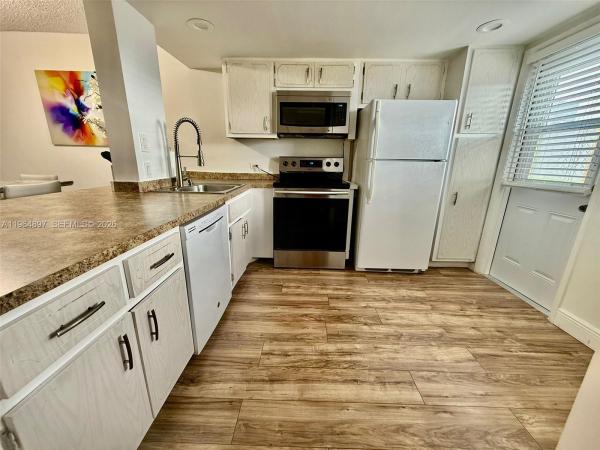 445 NE 195th St #429, Unincorporated Dade County, Florida 33179, image 1