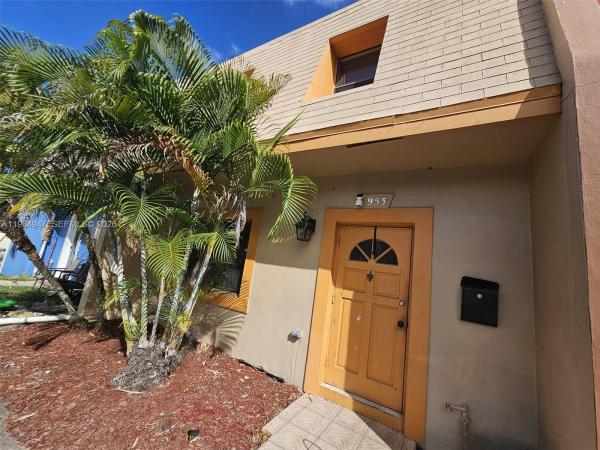 Sunrise Towne, 5953 NW 24th Ct, Sunrise, Florida 33313, image 3