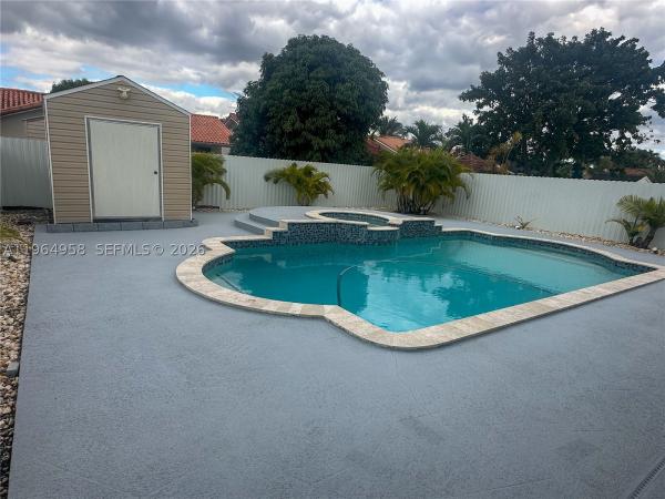 Kendale Royal, 14759 SW 82nd St, Kendall West, Florida 33193, image 1