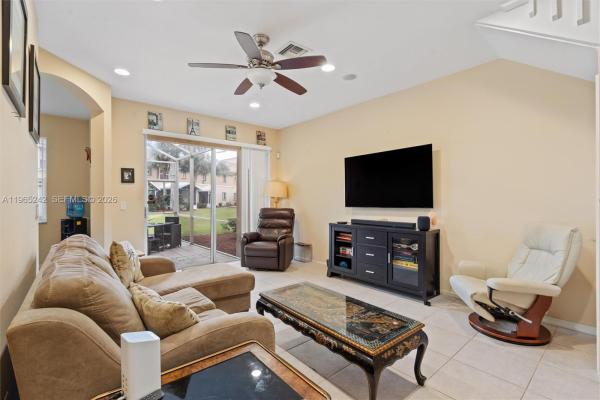 Seminole Lakes, 202 River Bluff Ln, Royal Palm Beach, Florida 33411, image 3