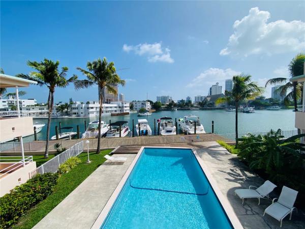 Bay Drive, 6881 Bay Dr #11, Miami Beach, Florida 33141, image 1