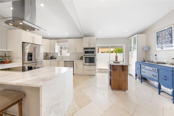 15642 SW 59th St, Unincorporated Dade County, Florida 33193, image 1