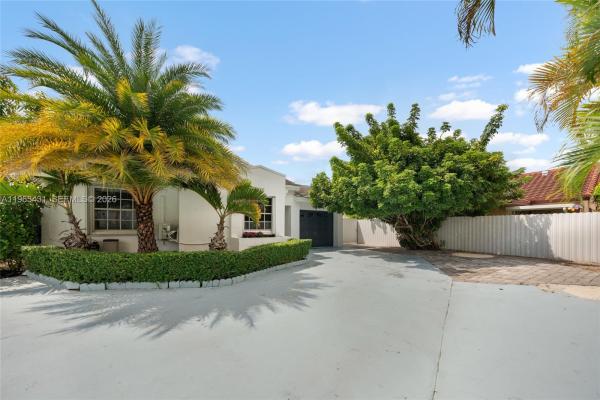 Westwind Lakes, 15642 SW 59th St, Kendall West, Florida 33193, image 2