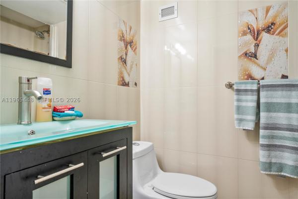 The Pavilion, 5601 Collins Ave #423, Miami Beach, Florida 33140, image 1