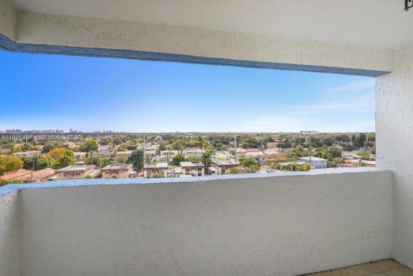 5050 Building, 5050 NW 7th St #806, Miami, Florida 33126, image 1