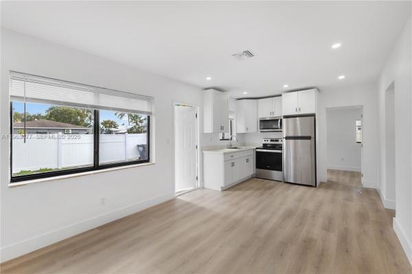 Royal Poinciana, 1918 Taft St #2, Hollywood, Florida 33020, image 1