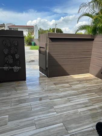 Snapper Creek Townhouses, 10916 SW 70th Ter, Kendall, Florida 33173, image 2