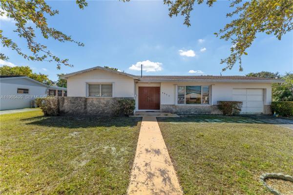 8970 SW 82nd St, Unincorporated Dade County, Florida 33173, image 1