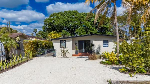 6561 SW 34th St, Unincorporated Dade County, Florida 33155, image 1