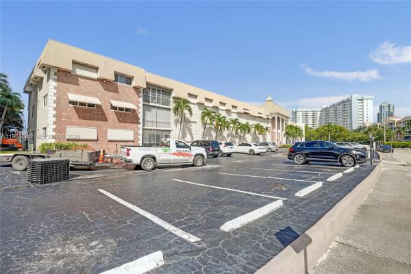 Paradise Harbour, 300 Golden Isles Dr #102, Hallandale Beach, Florida 33009, image 2