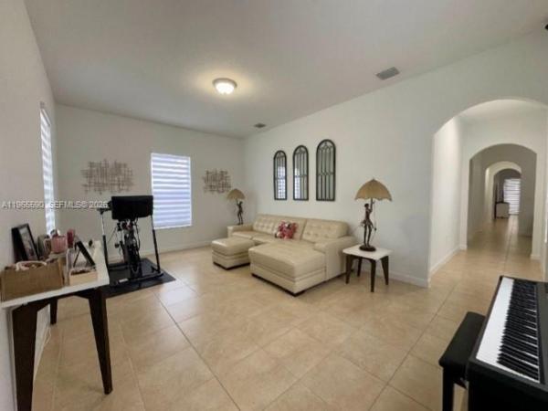 Kendall Commons Residential, 17181 SW 91st St, Kendall, Florida 33196, image 2