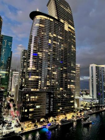 Icon Brickell Tower 1, 475 Brickell Ave #1715, Miami, Florida 33131, image 2