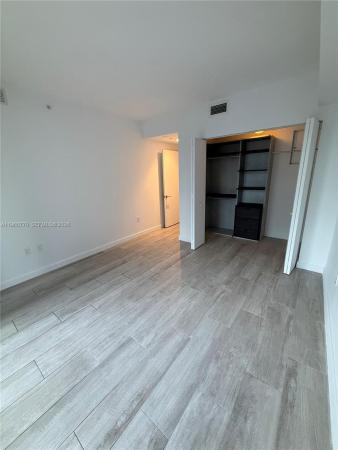 Brickell Heights East, 45 SW 9th St #1004, Miami, Florida 33130, image 1