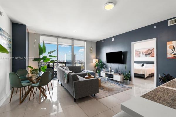 The Ivy At Riverfront, 90 SW 3rd St #2706, Miami, Florida 33130, image 1