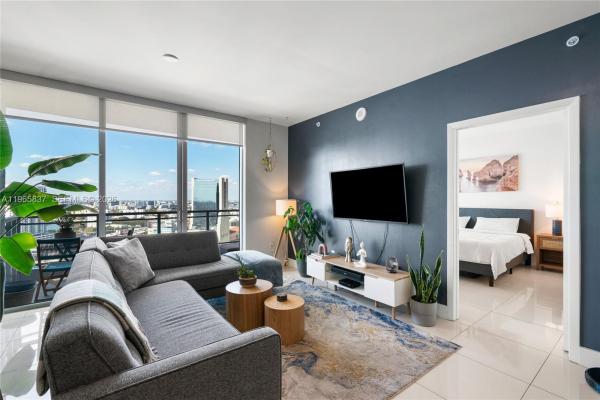 The Ivy At Riverfront, 90 SW 3rd St #2706, Miami, Florida 33130, image 2