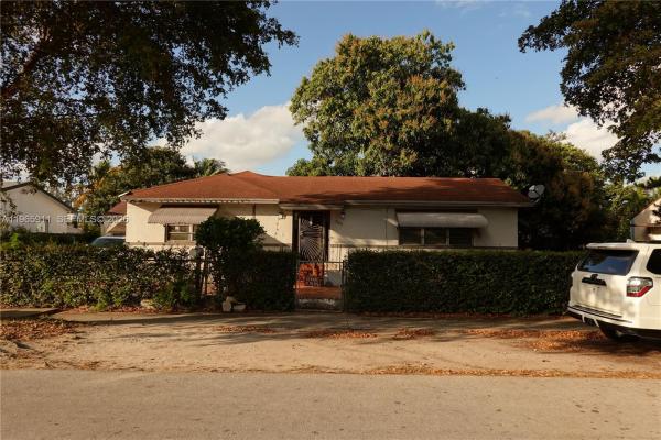 909 NW 76th St, Unincorporated Dade County, Florida 33150, image 1