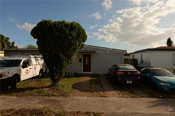 810 NW 84th Ter, Unincorporated Dade County, Florida 33150, image 1