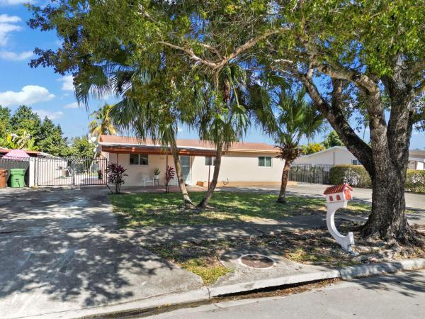 Markhaven Heights, 655 W 70th Pl, Hialeah, Florida 33014, image 1