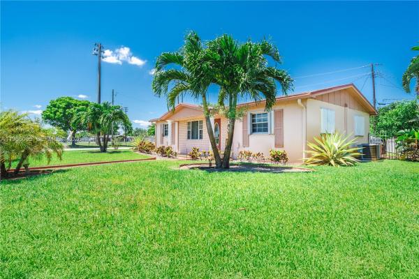 Lakewood Estates, 3125 NW 205th St, Miami Gardens, Florida 33056, image 1
