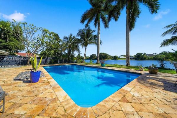 Davide Isles At Jacaranda, 960 Bayberry Point Dr, Plantation, Florida 33324, image 1