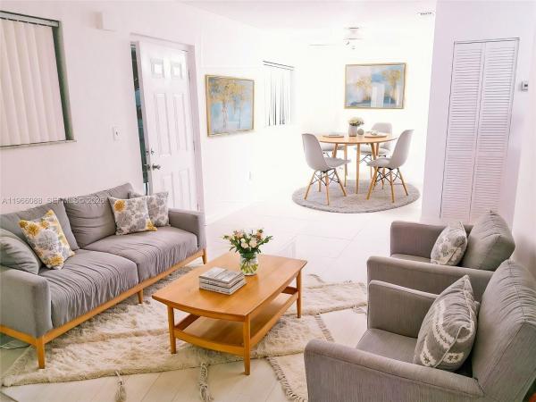 Lago Azul, 5748 W 26th Ave, Hialeah, Florida 33016, image 1