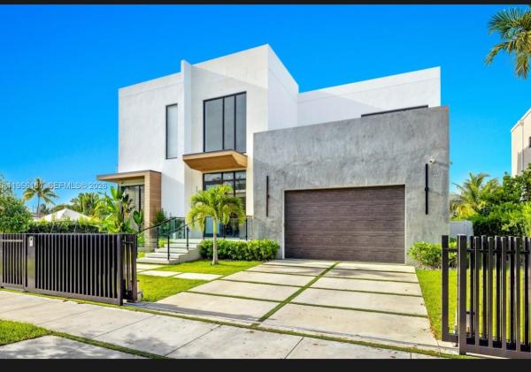 Keystone Point, 2050 S Hibiscus Dr, North Miami, Florida 33181, image 3