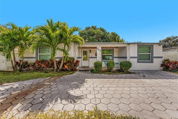 Brian Manors, 860 NE 142nd St, North Miami, Florida 33161, image 1