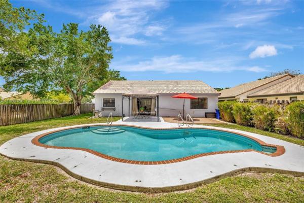 Tierra Vista, 11955 Brim Way, Cooper City, Florida 33026, image 3