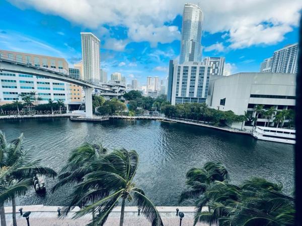 Brickell On The River North Tower, 31 SE 5th St #601, Miami, Florida 33131, image 1