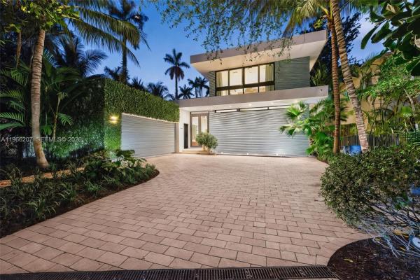 Sunset Islands, 2300 Sunset Dr, Miami Beach, Florida 33140, image 3