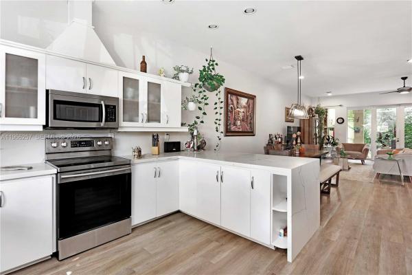 Harrison Street Villas, 1619 Harrison St, Hollywood, Florida 33020, image 1