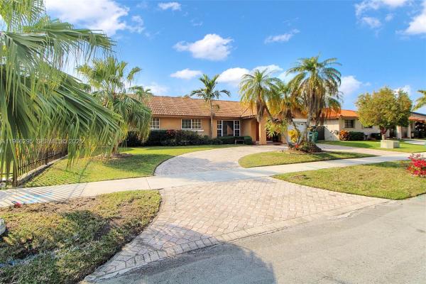 3420 SW 111th Ave, University Park, Florida 33165, image 3