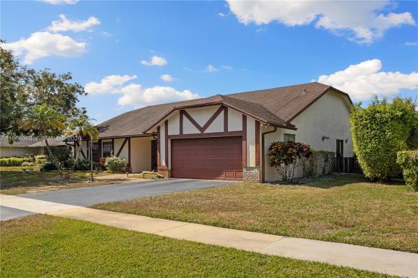 Indian Head At Loggers Run, 21193 Raindance Ln, Boca Raton, Florida 33428, image 2