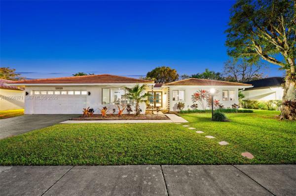 12020 SW 93rd St, Unincorporated Dade County, Florida 33186, image 1