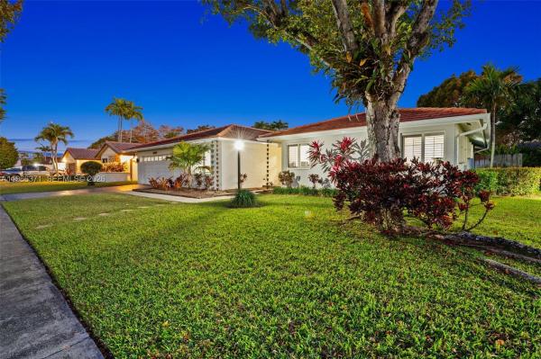 Kendall Place, 12020 SW 93rd St, The Crossings, Florida 33186, image 3