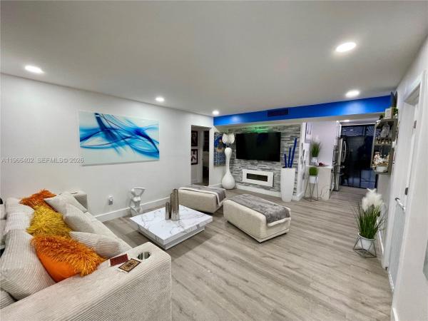 8635 NW 8th St #311, Unincorporated Dade County, Florida 33126, image 1