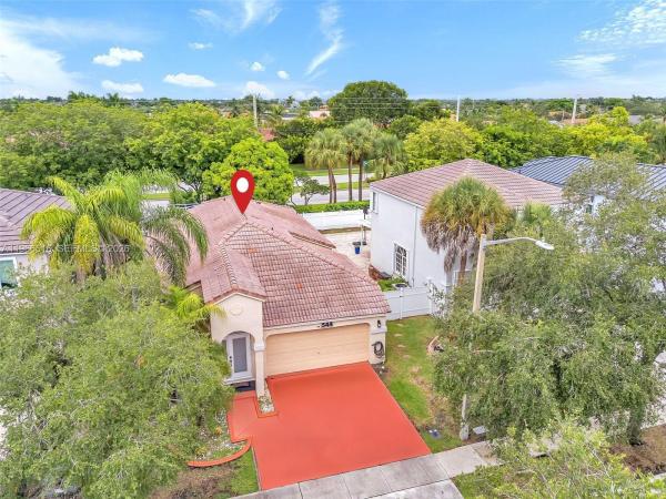 Mahogany Way, 544 NW 159th Ln, Pembroke Pines, Florida 33028, image 2