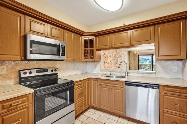 Huntington Lakes 1, 14475 Strathmore Ln #406, Delray Beach, Florida 33446, image 2