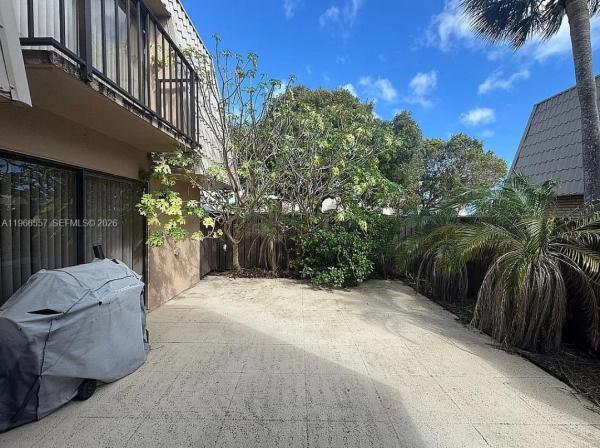Village Of Sandalwood Lakes South, 6222 62nd Way, West Palm Beach, Florida 33409, image 2