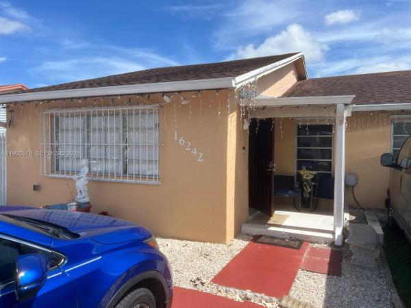 Comfort Villas, 16242 SW 304th Ter, Leisure City, Florida 33033, image 2