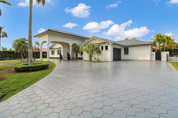 2600 SW 128th Ave, Unincorporated Dade County, Florida 33175, image 1